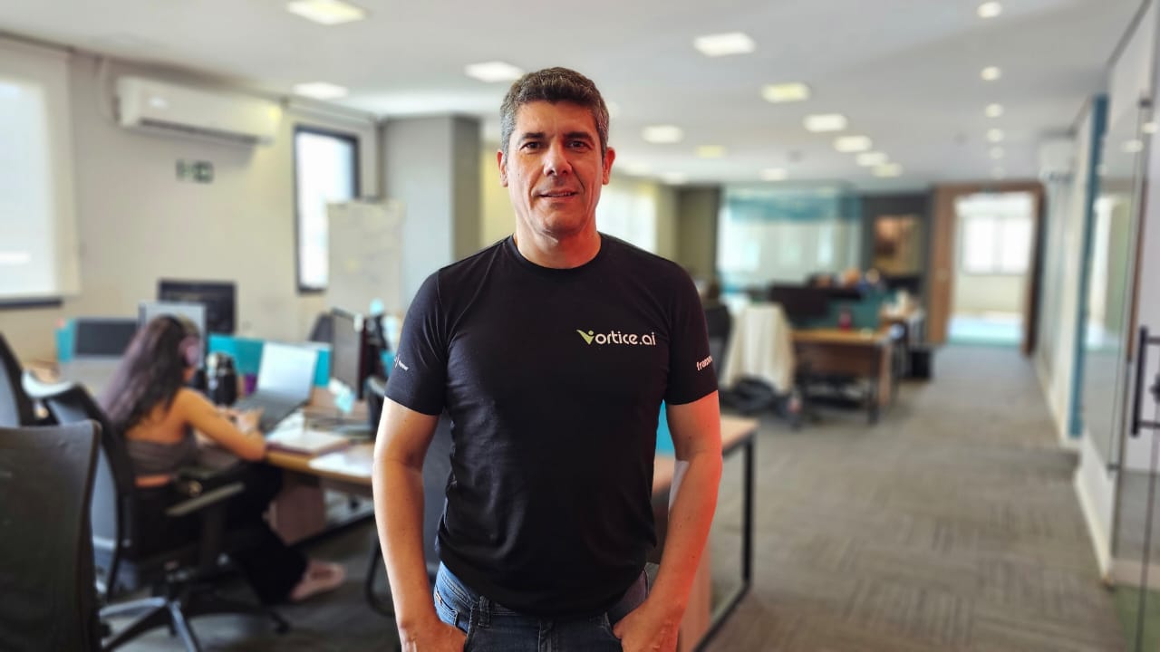 Deep Reflection – A Cluster of SLMs (Small Language Models)